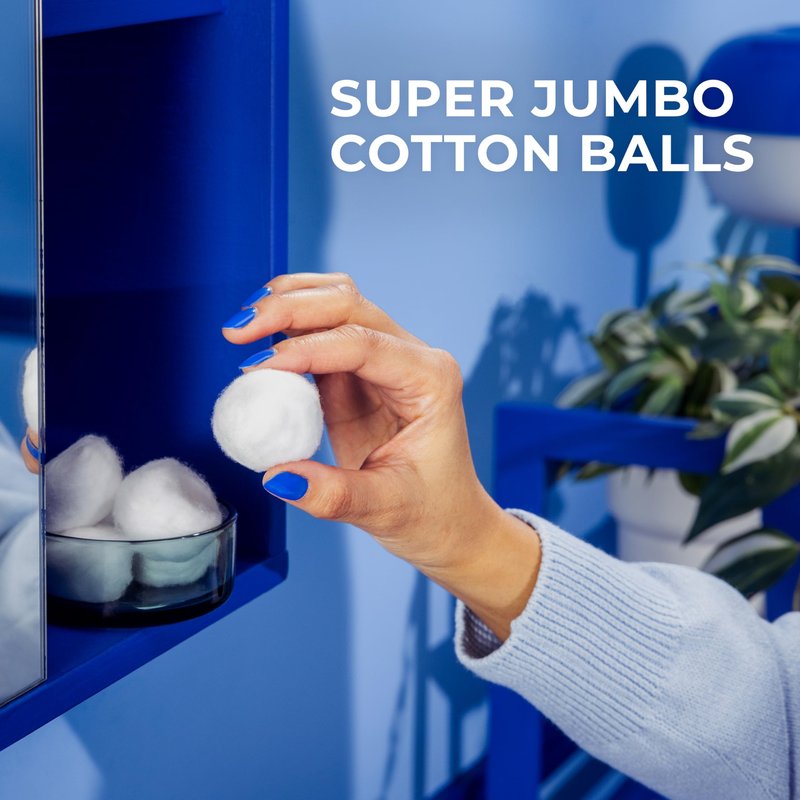 Q-Tips Super Jumbo Cotton Balls for Beauty, First Aid and Baby Care, 100% Thick Cotton, 100 Count