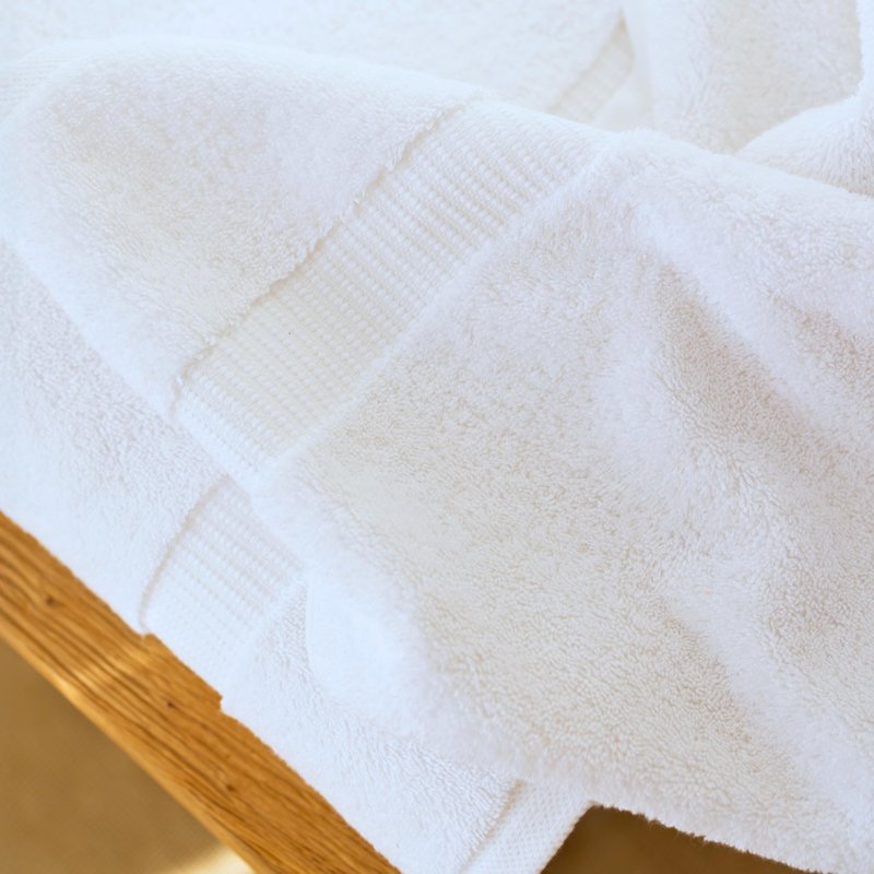 SALBAKOS 12-Piece 100% Turkish Cotton Wash Cloths for Bathroom & Face - Soft 13x13 in Small Towels for Body & Kitchen - Thick, Absorbent Multi-Use Oeko-TEX Certified Washcloths (White, 12 Washcloths)