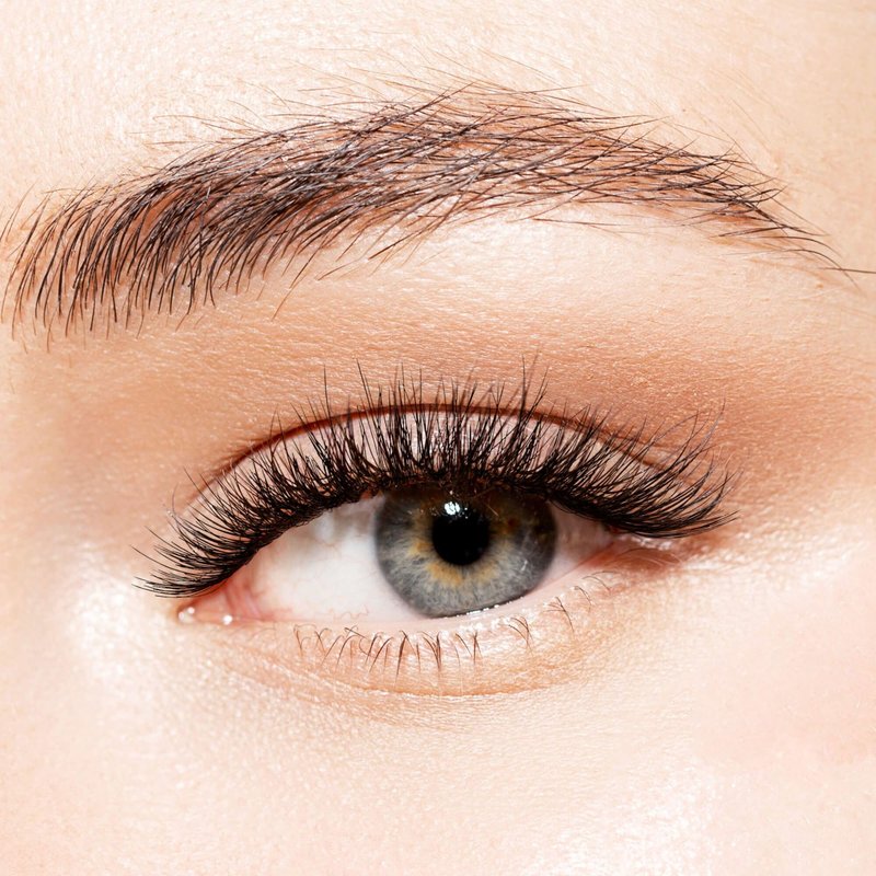 Kiss Looks So Natural False Eyelashes Double Pack, Lightweight & Comfortable, Tapered End Technology, Reusable, Cruelty-Free, Contact Lens Friendly, Style 'Flir', 4 Count (Pack of 1) Fake Eyelashes