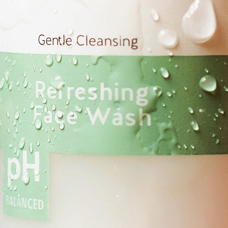 Alpha Skin Care Refreshing Face Wash, Gentle Soap-Free Formula, Citric AHA, Cleanses, Purifies, Tones & Restores pH, All Skin Types, Removes Make-Up & Oil, Anti-Aging Ingredients, 6 Oz
