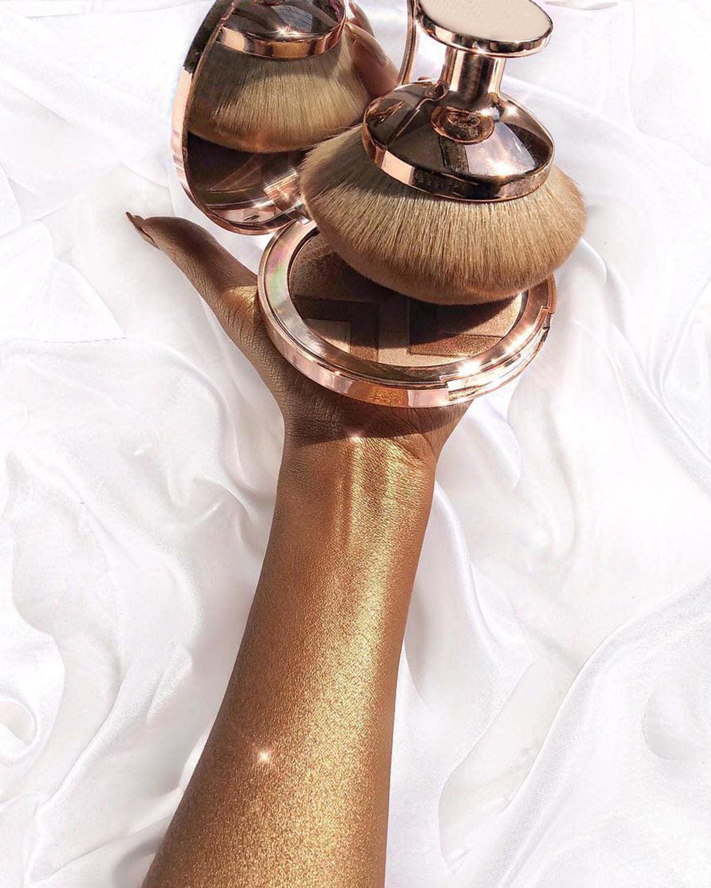 Ultra Large Blend & Blur Kabuki Brush for Body Leg Makeup Tattoo Cover Up Self Tanning, Self Tanner Brush for Self Tan, Back Tanning Applicator for Sunscreen Lotion Bronzers, Body Coverage Perfector