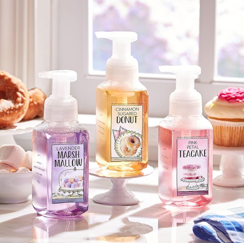 Bath & Body Works Gentle Foaming Hand Soap - Rose Water & Ivy | Pack of 2 for Luxurious Cleanliness