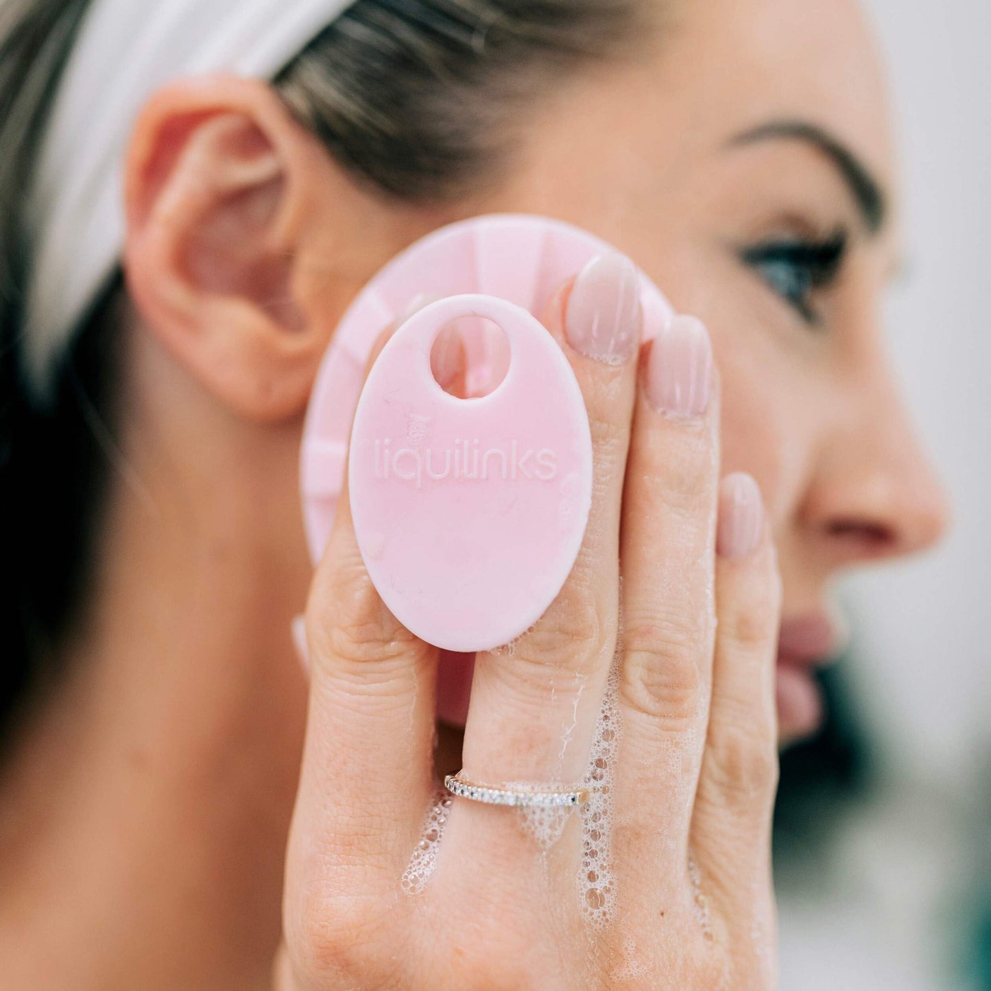 LiquiLinks Face Buffer for Washing Face, Reducing Pore Size and Cleansing Skin - Silicone Spa Accessory - Essential Skincare Tool for Teen Girls Sky Blue
