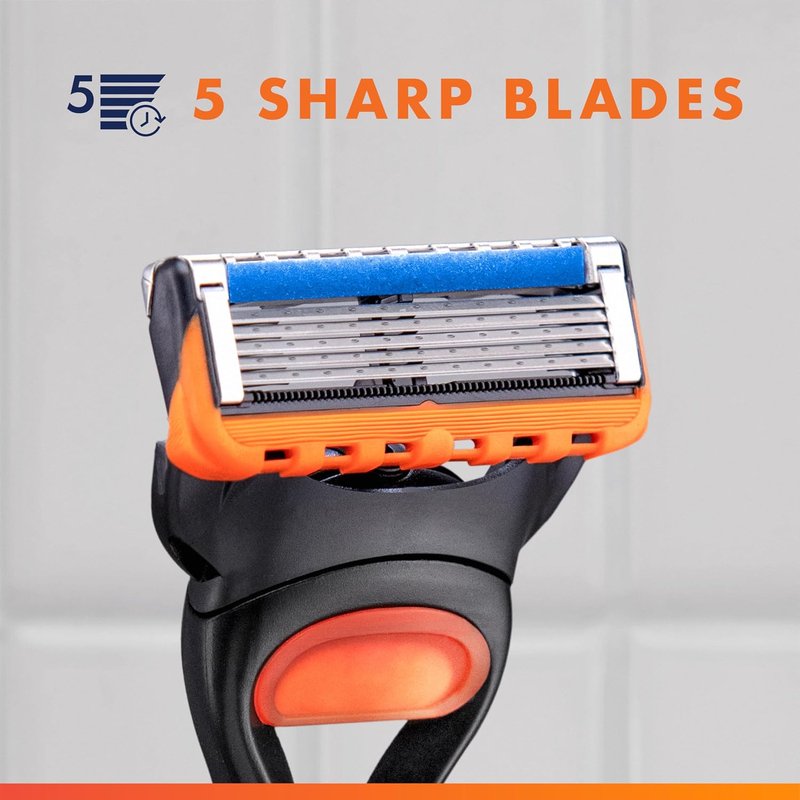 Gillette Fusion5 Razor for Men - Close Shave with 5 Blade Refills & Lubrastrip | Ergonomic Handle