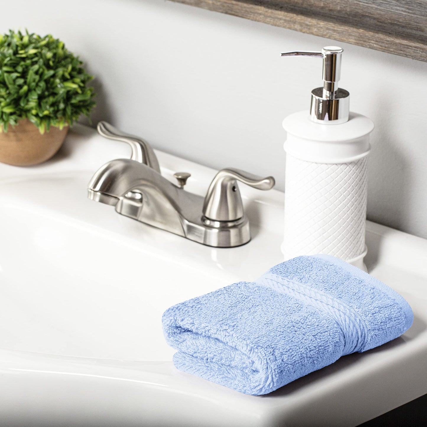 SUPERIOR Egyptian Cotton Pile 8 Piece Towel Set, Includes 2 Bath, 2 Hand, 4 Face Towels/Washcloths, Ultra Soft Luxury Towels, Thick Plush Essentials, Guest Bath, Spa, Hotel Bathroom, Light Blue