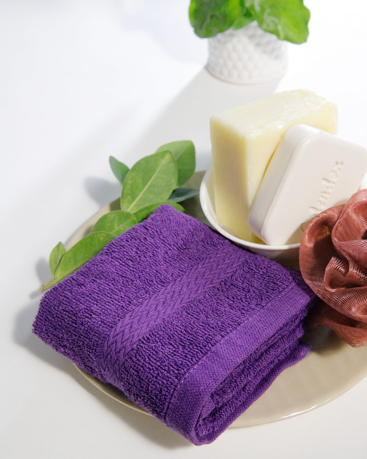 The Holy south13 x13 Premium Wash Cloths Set,100% Cotton Ring Spun,Medium Weight, Absorbent Fast Dry, Soft Feel Washcloths for Bathroom, Spa, Face, fingertip Towel, (Pack of 4) (Purple)