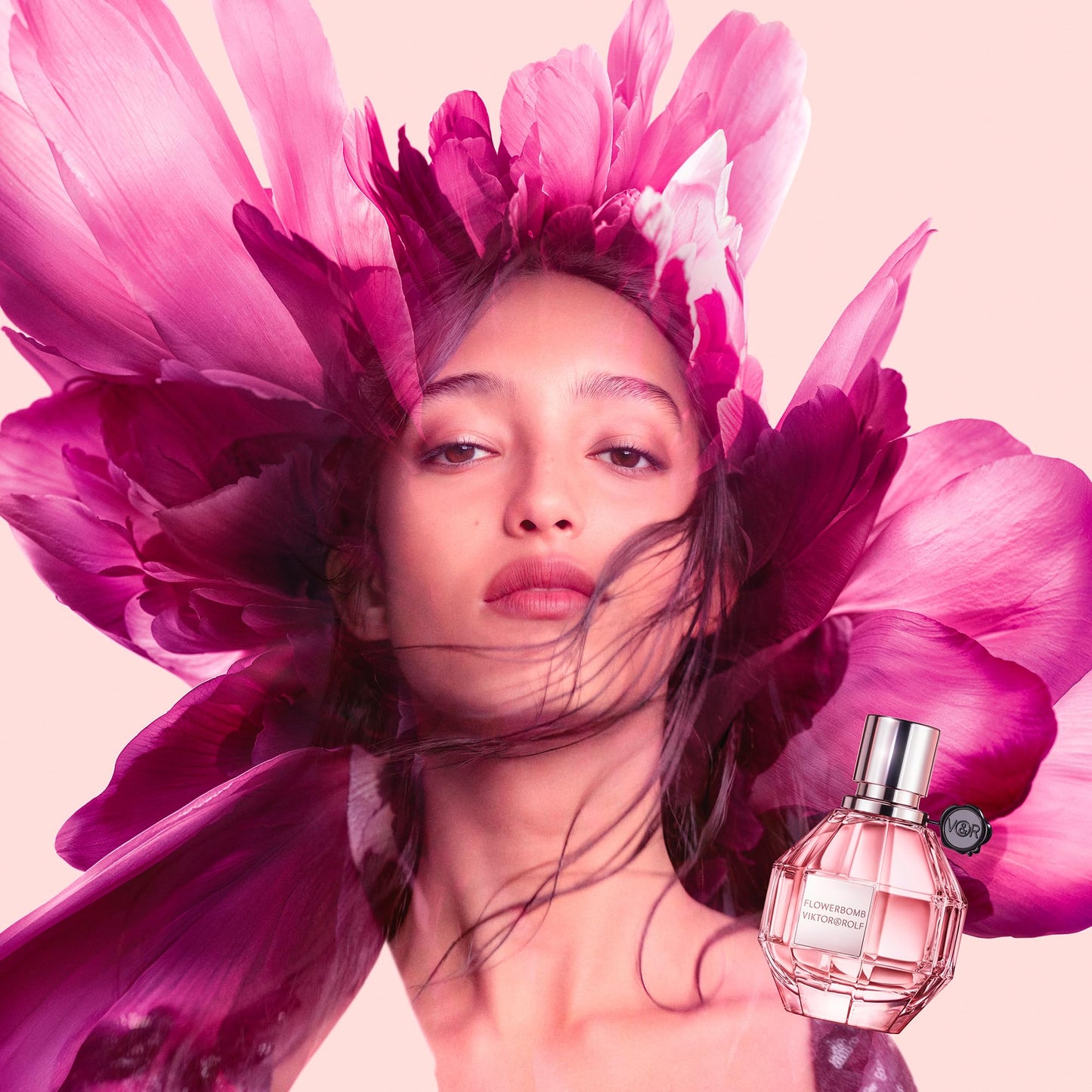 Viktor&Rolf - Flowerbomb Eau de Parfum - Women's Perfume - Floral & Woody - With Notes of Vanilla, Jasmine, & Rose - 1 Fl Oz
