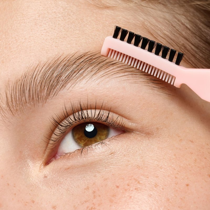essence | Brow Lift & Freeze Glue | Fluffy, Flake Free Brows| 3-in-1 Applicator | Vegan & Cruelty Free