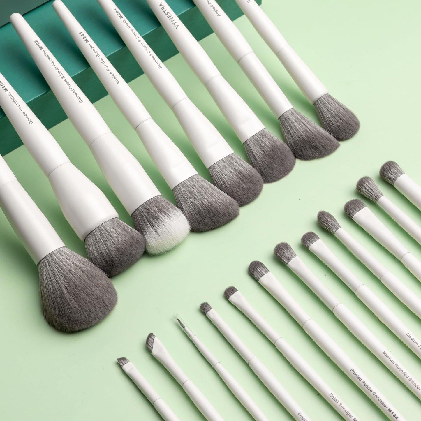 VYNESTRA 20 Pcs Pro Grade Makeup Brushes Set with Dense Ultra Soft Vegan Bristle,Elegant Design Make up Brushes for Powder, Foundation,Bronzer,Highlight,Face Blending Contour, Concealer, Eye shadow