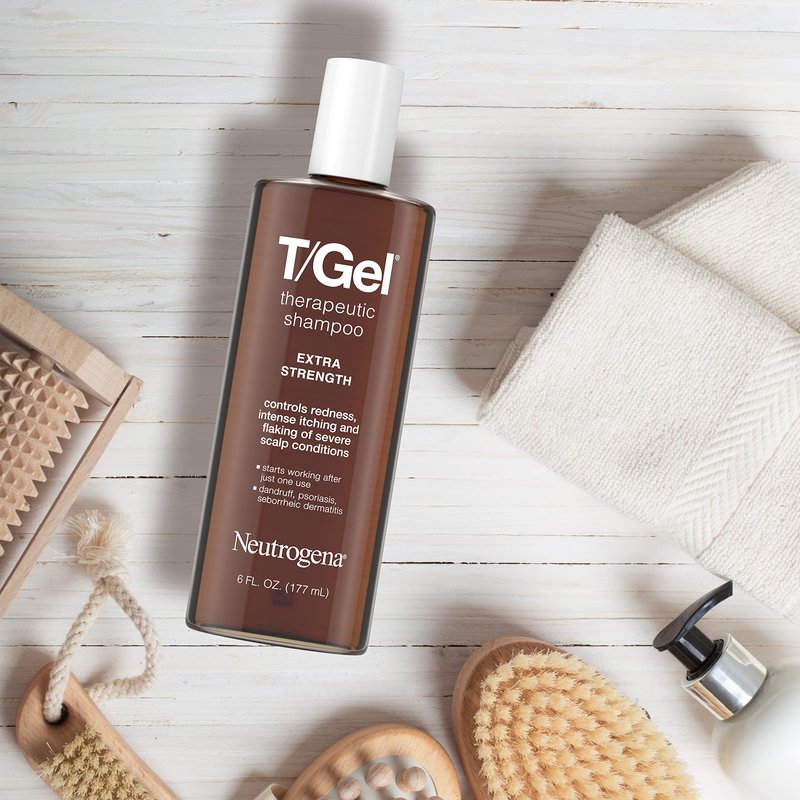 Neutrogena T/Gel Extra Strength Therapeutic Shampoo with 1% Coal Tar, Anti-Dandruff Treatment for Long-Lasting Relief of Itchy, Flaky Scalp due to Psoriasis & Seborrheic Dermatitis, 6 Fl Ounce