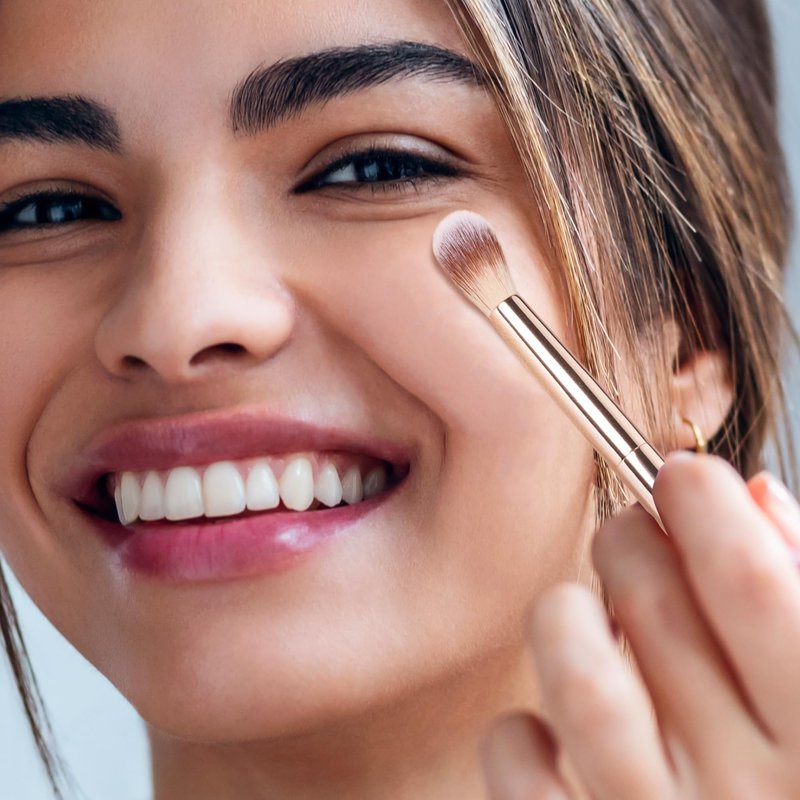 KISS NEW YORK Professional Dual Ended Concealer & Blending Brush, Flat Concealer Brush for Imperfection & Even Coverage, Small Area Even Application for Eyes, Nose, Lip