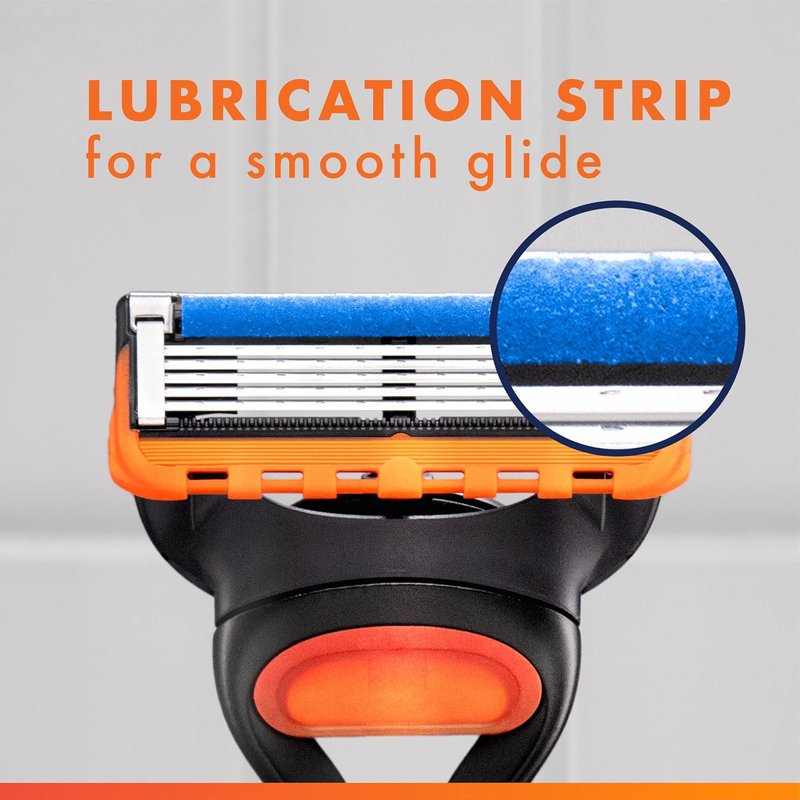 Gillette Fusion5 Razors - Comfortable Shaving with Lubrastrip - Includes 1 Razor & 4 Blade Refills