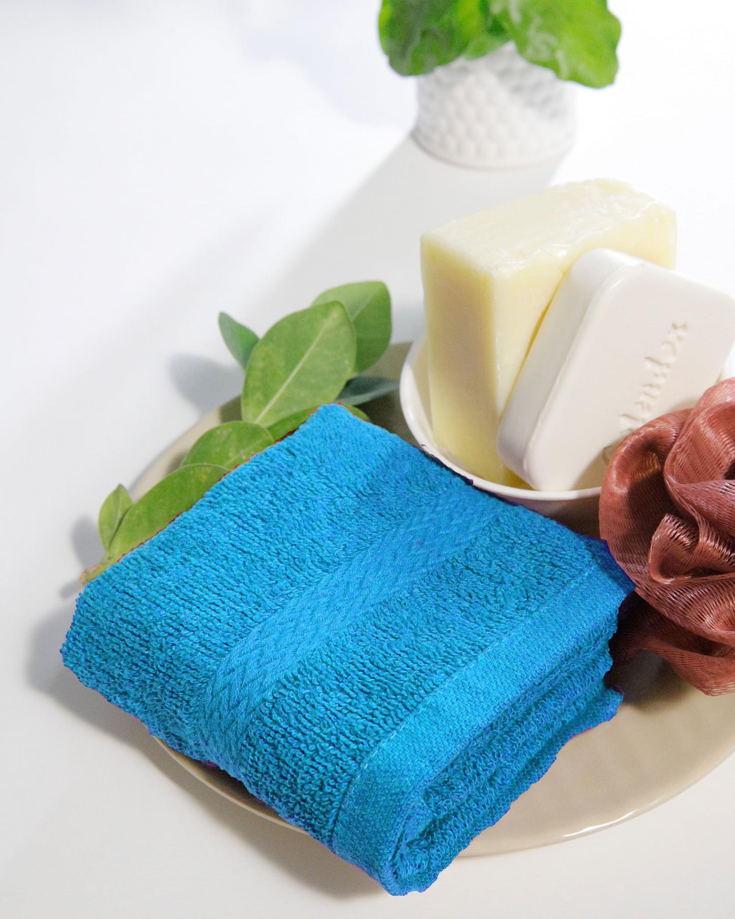 Premium Wash Cloths Set,13 x13 Inches, 100% Cotton Ring Spun, Absorbent and fast dry, Soft Feel Essential Washcloths for Bathroom, Spa, Gym, and Face, fingertip towel,Daily use (Pack of 4) Turquoise
