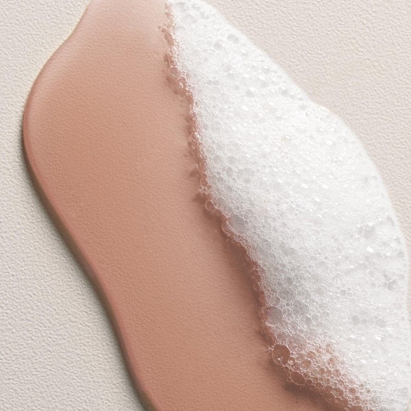 Davines SOLU Shampoo, Deep Cleansing from Accumulation or Residues of Styling Products for Normal to Heavily-Styled Hair - Gives a Refreshed Scalp with Soft & Shiny Strands with Buckwheat, 8.45 Fl Oz