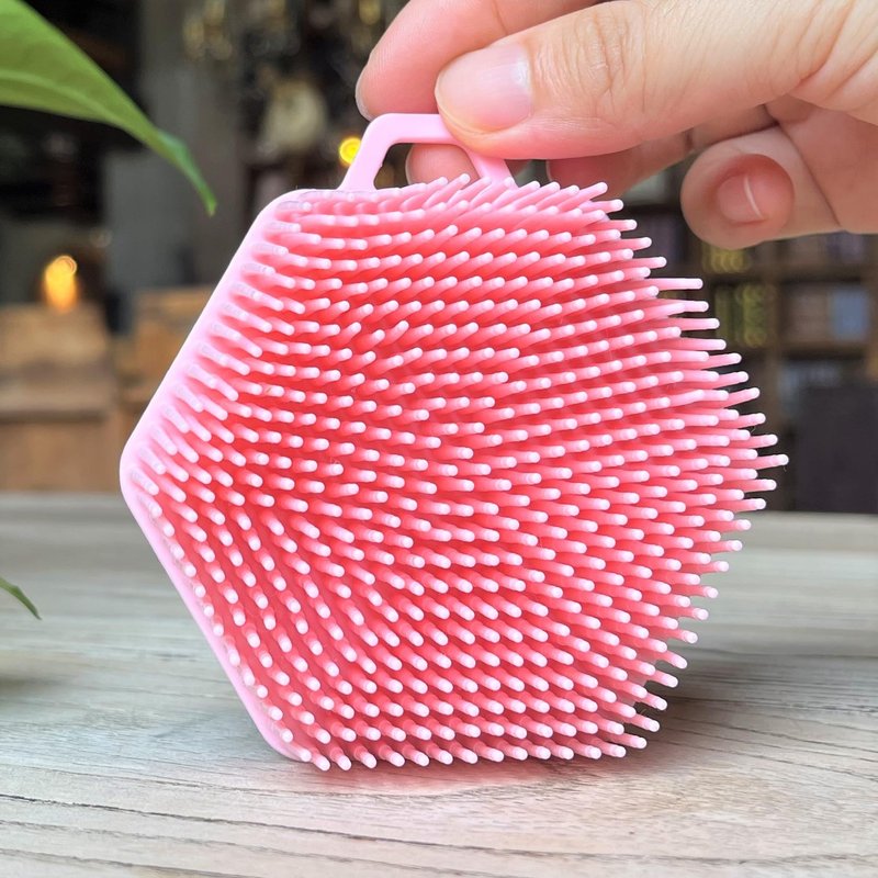 Premium Sensory Brush for Kids or Autism,Soft Silicone Body Scrubber,2 in 1 Sensory Room Occupational Therapy Sensory Brushes,Silicone Loofah,Pets Shower Brush Bath Brush Shampoo Brush（Hexagon-Pink）