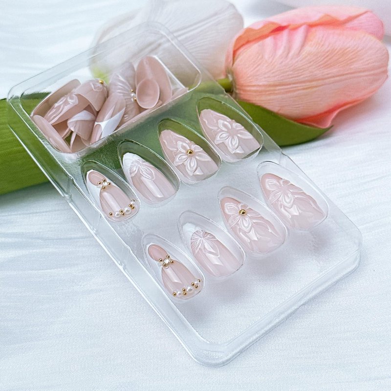 24Pcs White French Tip Press on Nails Medium Almond Fake Nails with Seashell Designs 3D Flower Acrylic Nails Gold Rhinestones Stick on Nail Summer False Nail Cute Ribbon Glue on Nails for Women