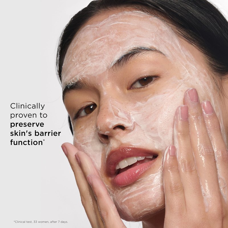 Clarins Soothing Gentle Foaming Face Cleanser | Cleanses, Soothes, and Comforts | Contains Nourishing Shea Butter | Soap-Free| SLS-Free| Very Dry or Sensitive Skin Types | 4.2 Ounces (Pack of 1)