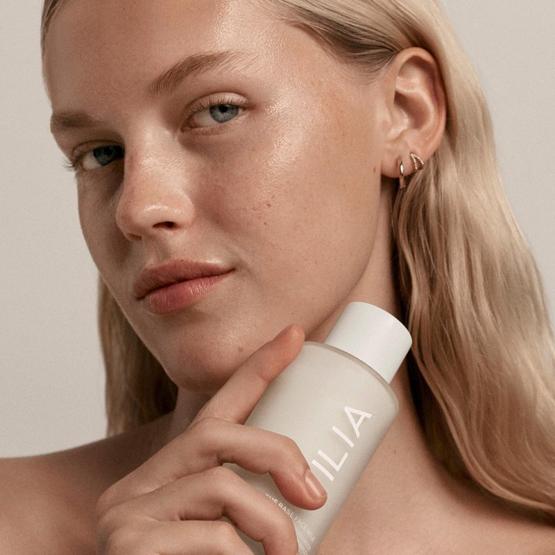 ILIA - The Base Face Milk Essence + Lightweight, Layerable Moisturizer | Hydrate, Smooth, Soothe, Strengthen | Non-Toxic, Vegan, Cruelty-Free, Clean Makeup (Full Size, 3.4 fl oz | 100 ml)