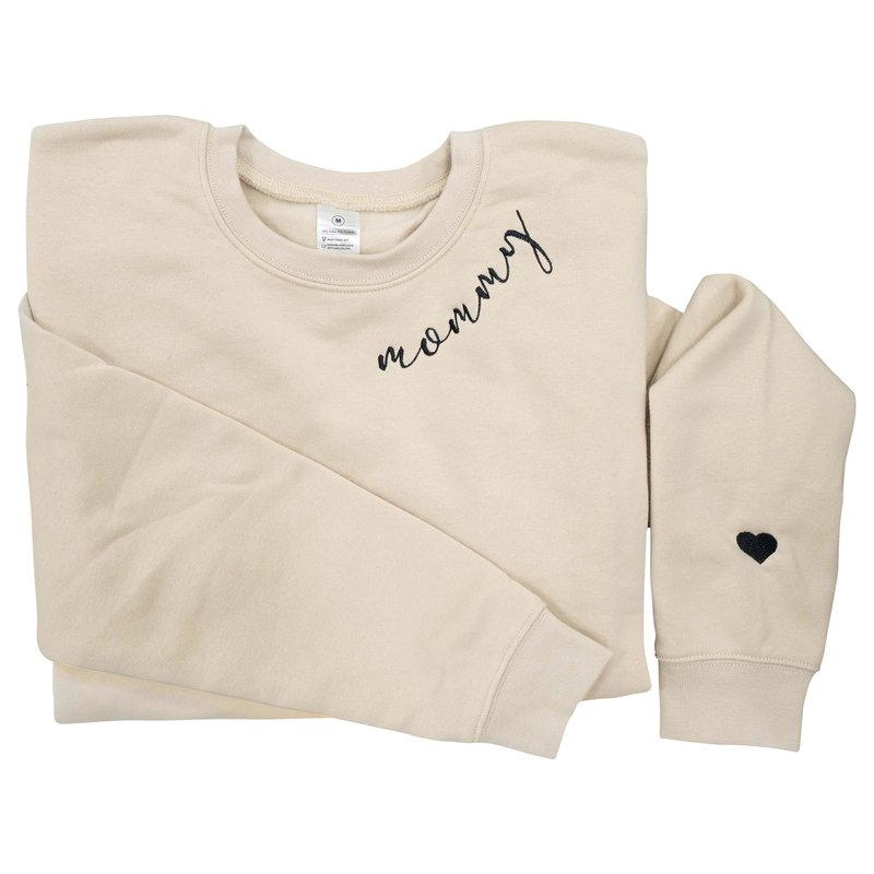 Nani - Mommy Mom Mama Embroidered Crewneck Sweatshirt Heart On Sleeve for Women - Gifts For New Mom Mama Birthday Christmas Mothers Day Valentine Embroidery Pullover Sweater Shirt Sand