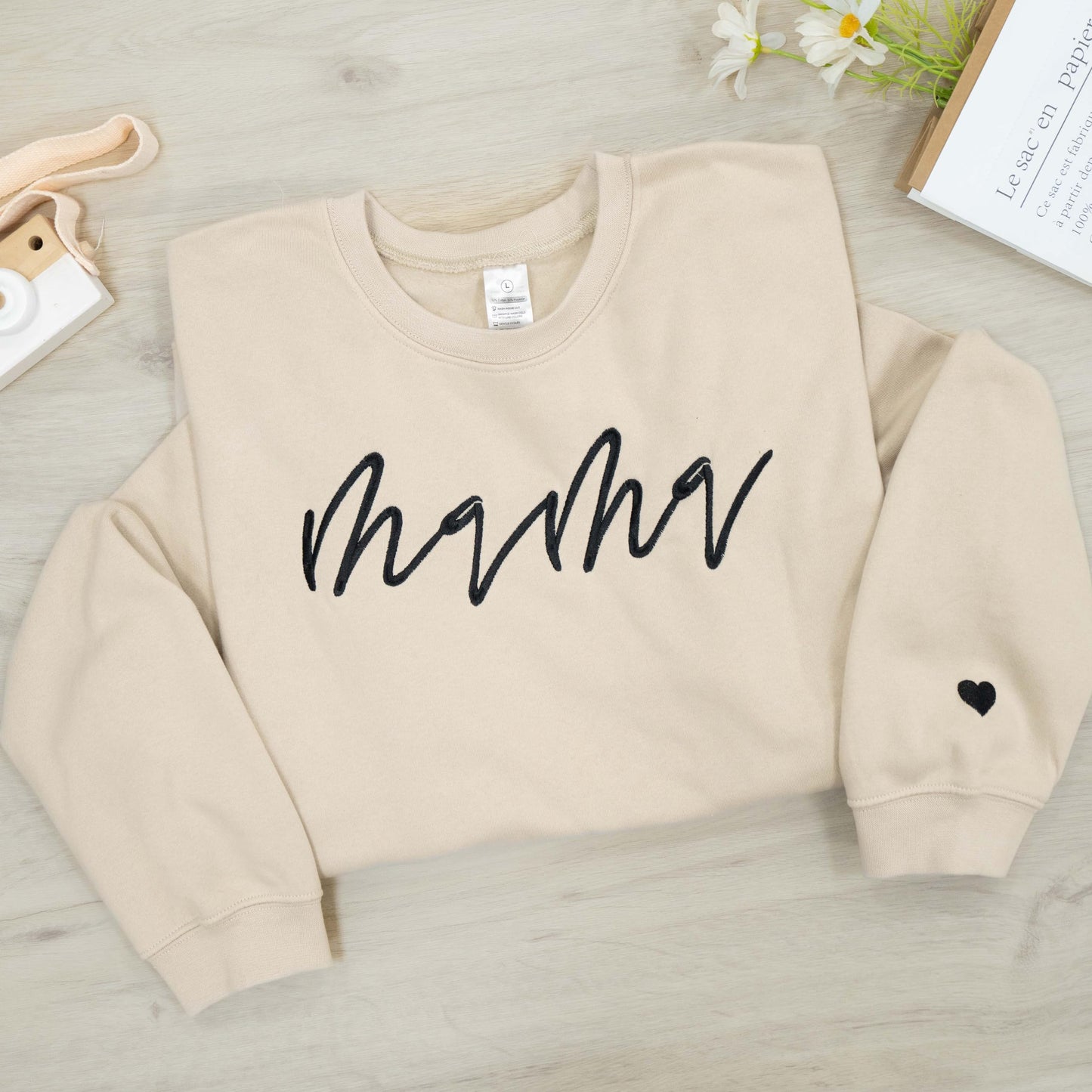 Nani - Mama Mom Mommy Embroidered Crewneck Sweatshirt Heart On Sleeve for Women - Gifts For New Mom Mama Birthday Christmas Mothers Day Valentine Embroidery Pullover Sweater Shirt Sand