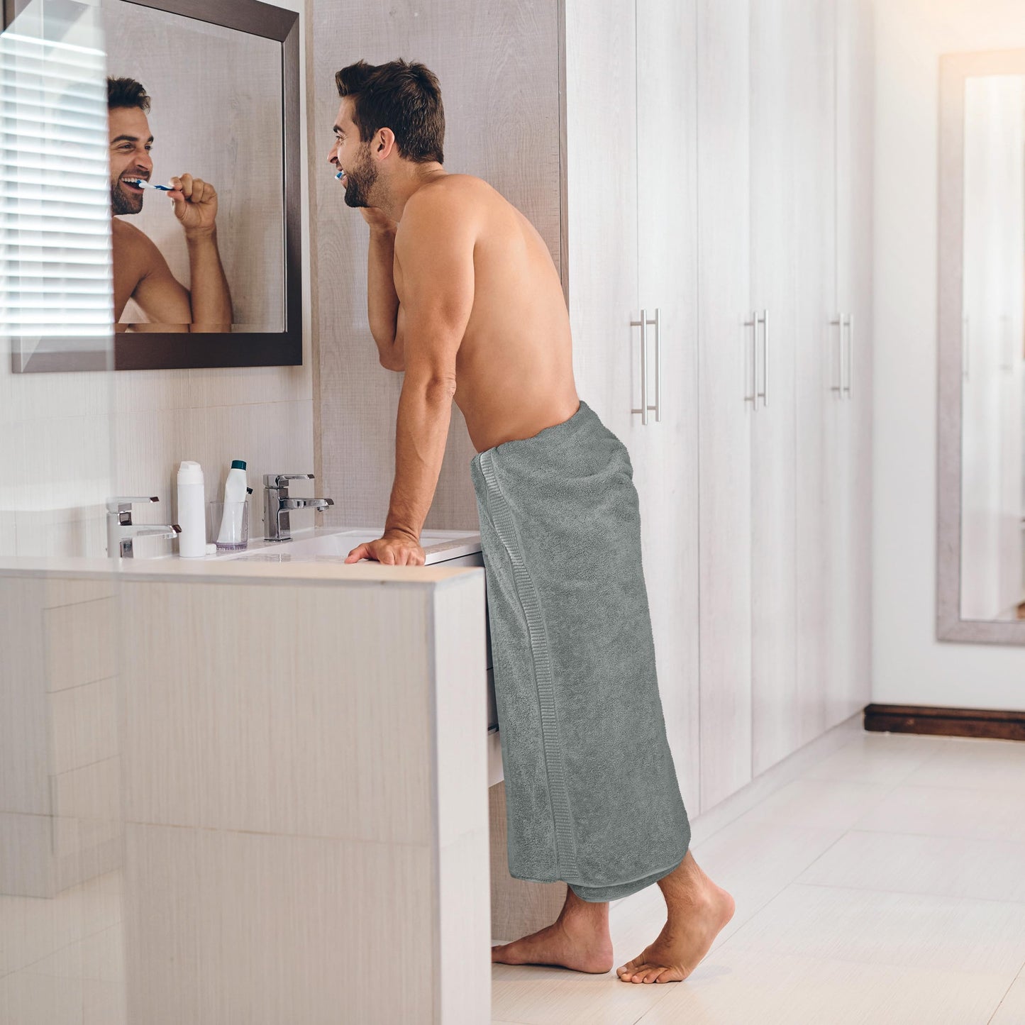 Utopia Towels Luxurious Jumbo Bath Sheet 2 Piece, 600 GSM, 35 by 70 Inches, 100% Ring Spun Cotton, Highly Absorbent and Quick Dry Extra Large Bath Towel, Super Soft Towel, Cool Grey