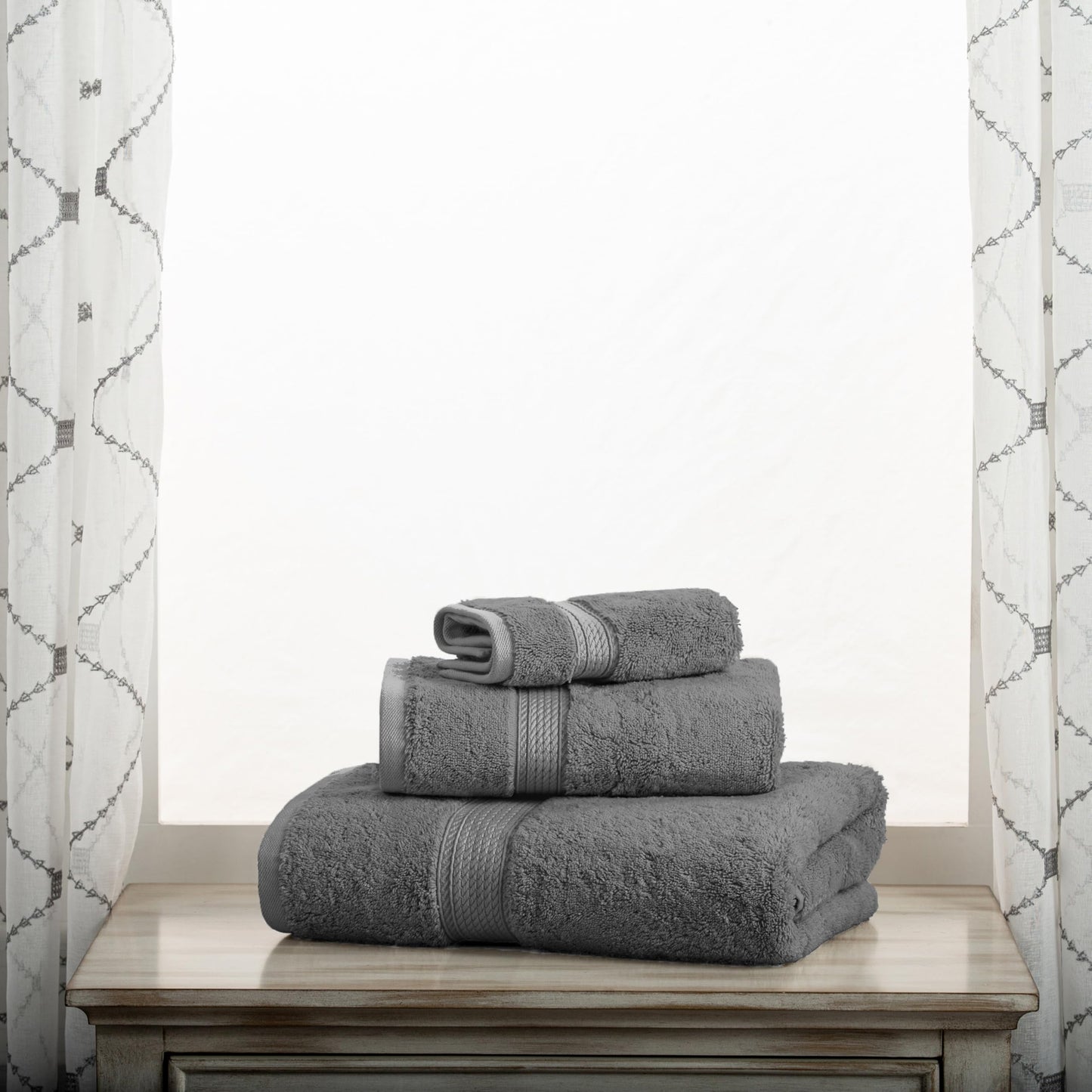 SUPERIOR Egyptian Cotton Pile 3 Piece Towel Set, Includes 1 Bath, 1 Hand, 1 Face Towel/Washcloth, Ultra Soft Luxury Towels, Thick Plush Essentials, Guest Bath, Spa, Hotel Bathroom, Charcoal