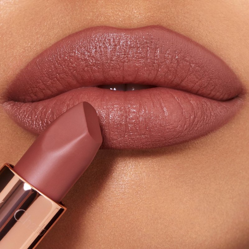 Charlotte Tilbury Matte Revolution Lipstick - Long Lasting, Matte Lipstick with Buildable Color & Lip-Loving Ingredients - Creamy, Easy to Blend Formula - Supermodel