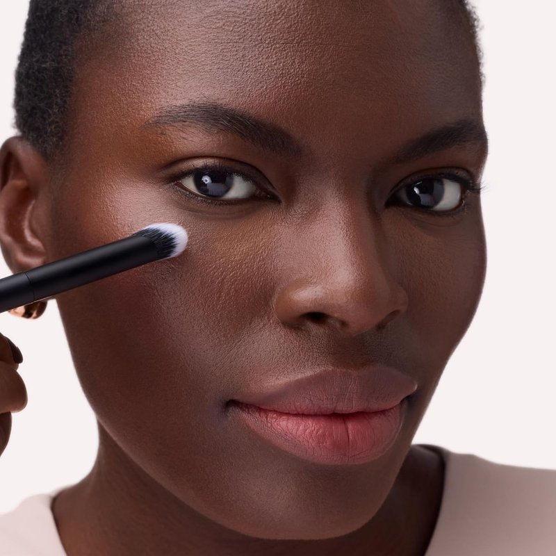Catrice Under Eye Concealer Brush - Angled Brush for Precise Blending of Cream, Liquid & Powder Makeup | Ultra-Soft Vegan Bristles
