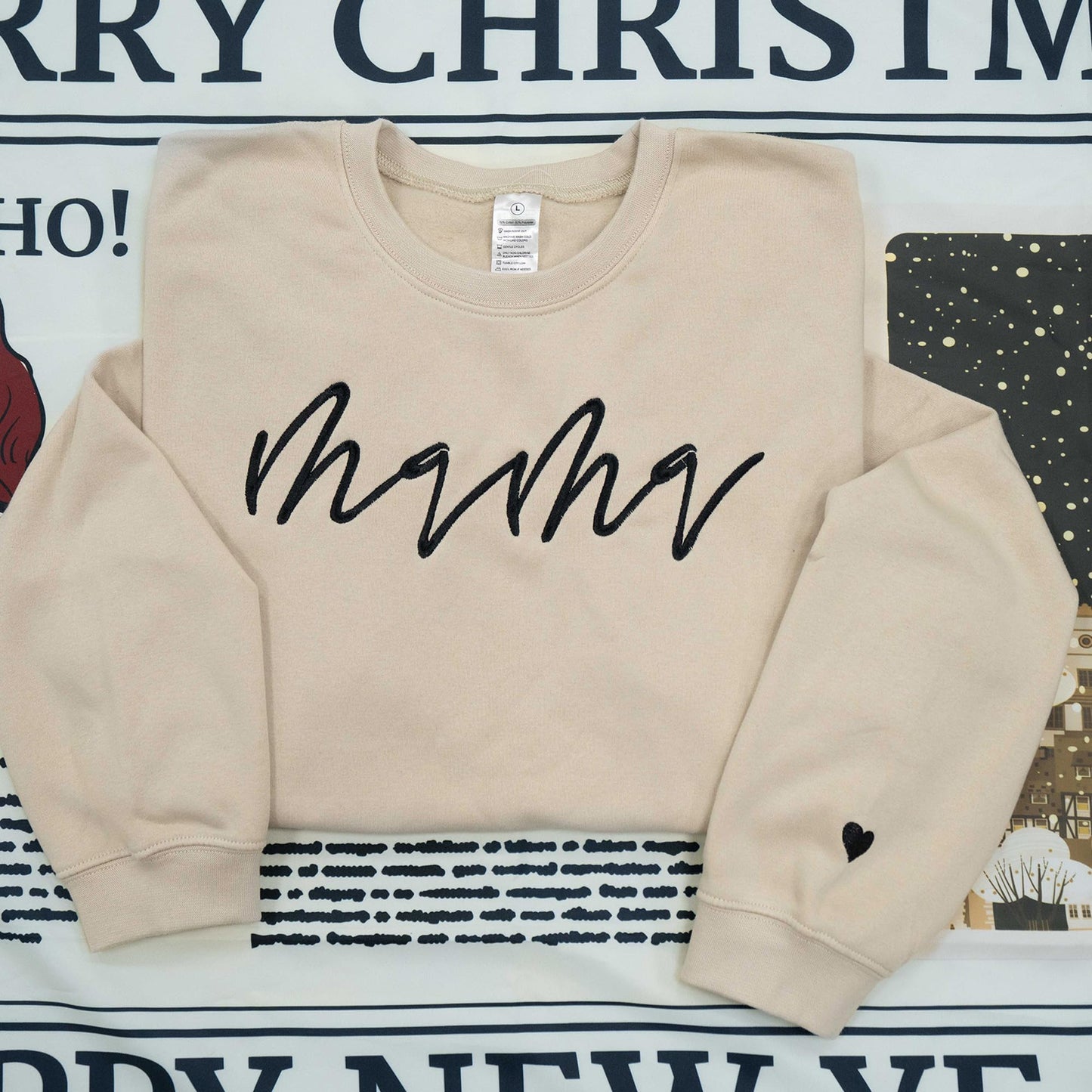 Nani - Mama Mom Mommy Embroidered Crewneck Sweatshirt Heart On Sleeve for Women - Gifts For New Mom Mama Birthday Christmas Mothers Day Valentine Embroidery Pullover Sweater Shirt Sand