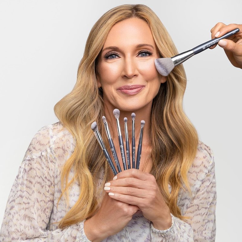 BK Beauty - Angie Hot & Flashy A507 Angled Blush Brush - Fluffy Brush for Seamless Blush, Bronzer & Contour Finish