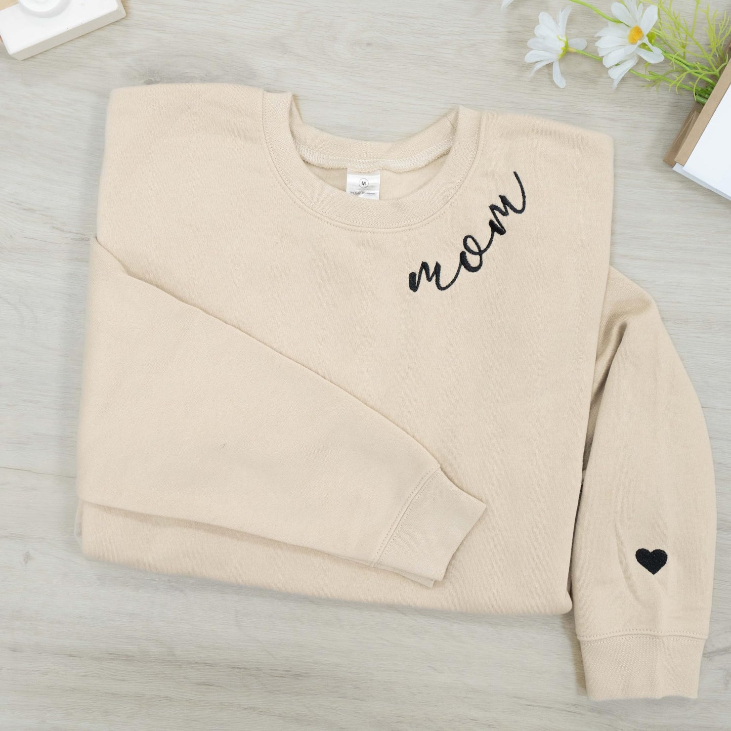 Nani - Mom Mama Mommy Embroidered Crewneck Sweatshirt Heart On Sleeve for Women - Gifts For New Mom Mama Birthday Christmas Mothers Day Valentine Embroidery Pullover Sweater Shirt Sand