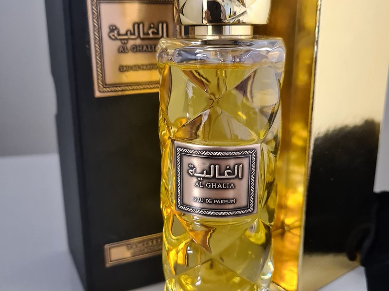 Rasasi Al Ghalia Tawleefa - Eau de Parfum 100ml (3.40 Oz) Premium Arabian Perfume For Women & Men - Long-Lasting Fragrance With Saffron, Musk & Woody Notes - Elegant & Captivating Unisex Perfume
