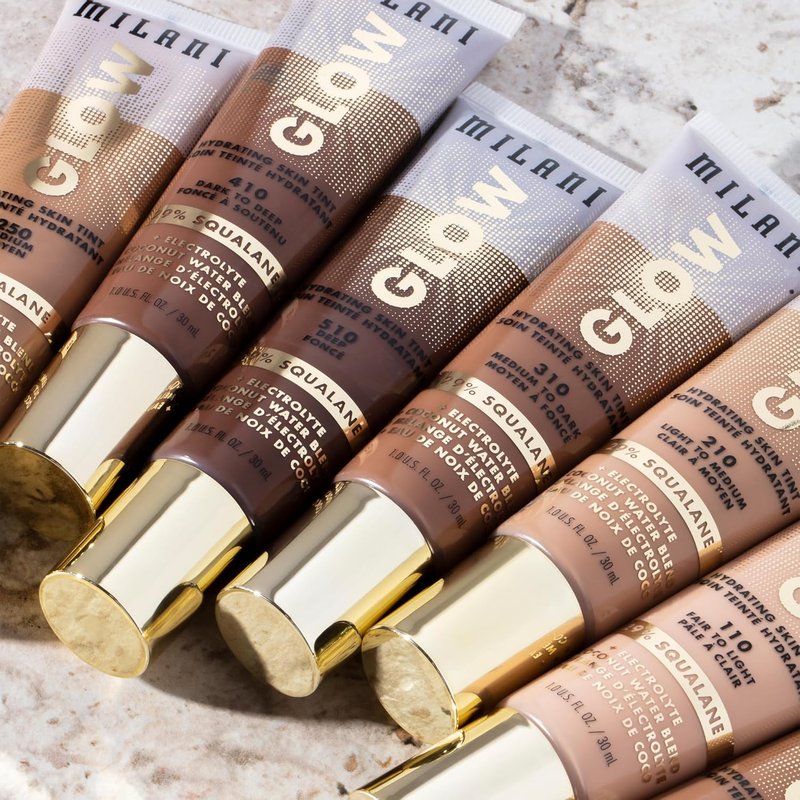 Milani Glow Hydrating Skin Tint - Lightweight Moisturizing Foundation for Radiant Skin