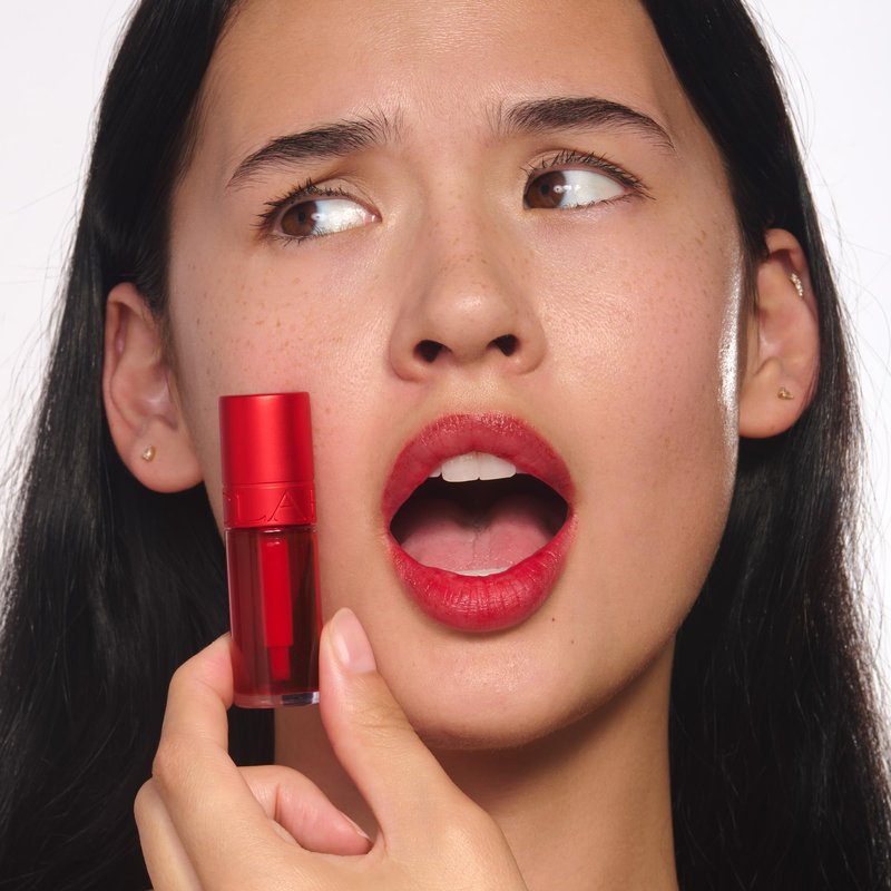 Clarins Water Lip Stain | Buildable Matte Finish | Kiss Proof, Transfer-Proof, Lightweight and Long Lasting | Contains Hyaluronic Acid | 0.2 Fluid Ounces, 03 Red Water