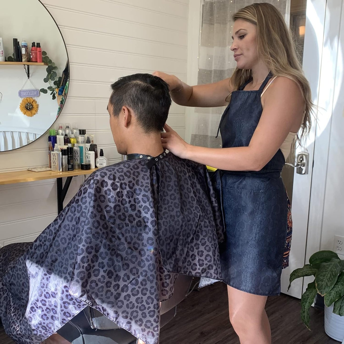 Waterproof Leopard Hairdresser Cape - Stylish Hair Cutting & Shampoo Cape for Salons | Durable Snaps