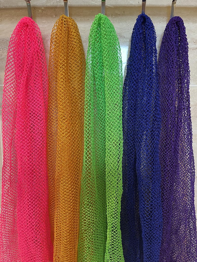 VAVAXJHM 2 Pieces African Net Sponge, Long African Exfoliating Net, Net Bath Sponge Shower Body Scrubber Back Scrubber Skin Smoother, Stretches to Approximately 63"(Pink&Orange)