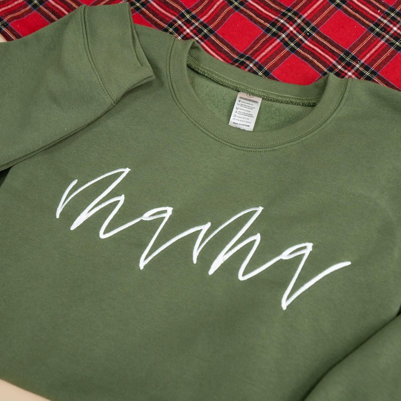 Nani - Mama Mom Mommy Embroidered Crewneck Sweatshirt Heart On Sleeve for Women - Gifts For New Mom Mama Birthday Christmas Mothers Day Valentine Embroidery Pullover Sweater Shirt Military Green