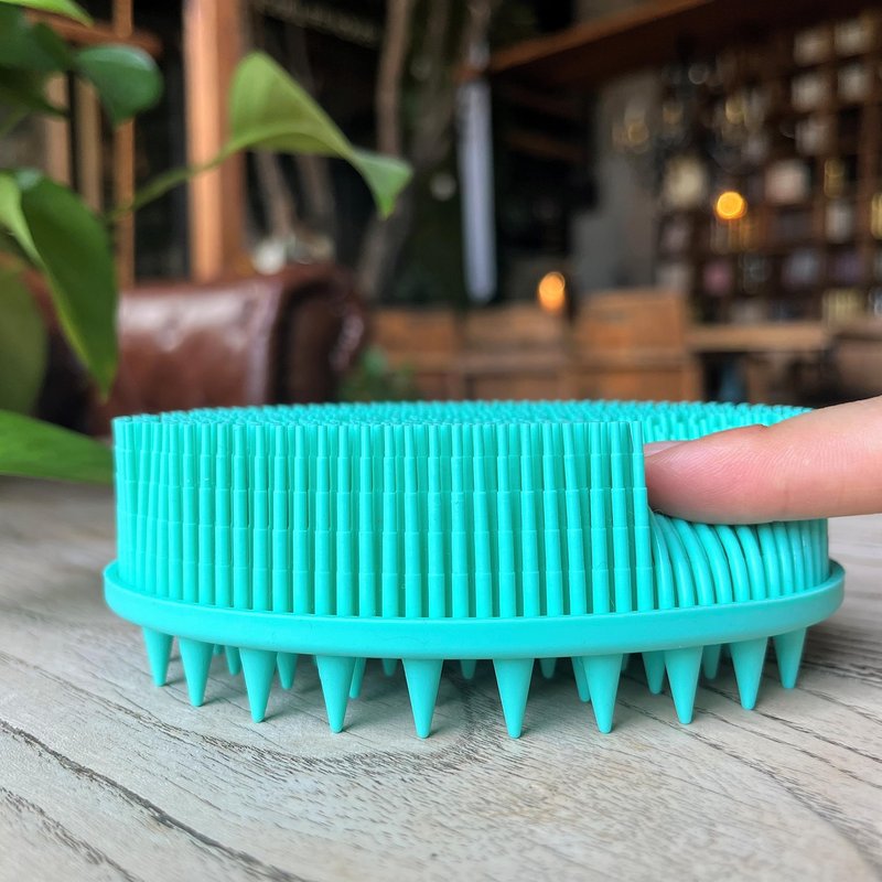 Premium Sensory Brush for Kids or Autism,Soft Silicone Body Scrubber,2 in 1 Sensory Room Occupational Therapy Sensory Brushes,Silicone Loofah,Pets Shower Brush Bath Brush Shampoo Brush(Spikes-Teal)