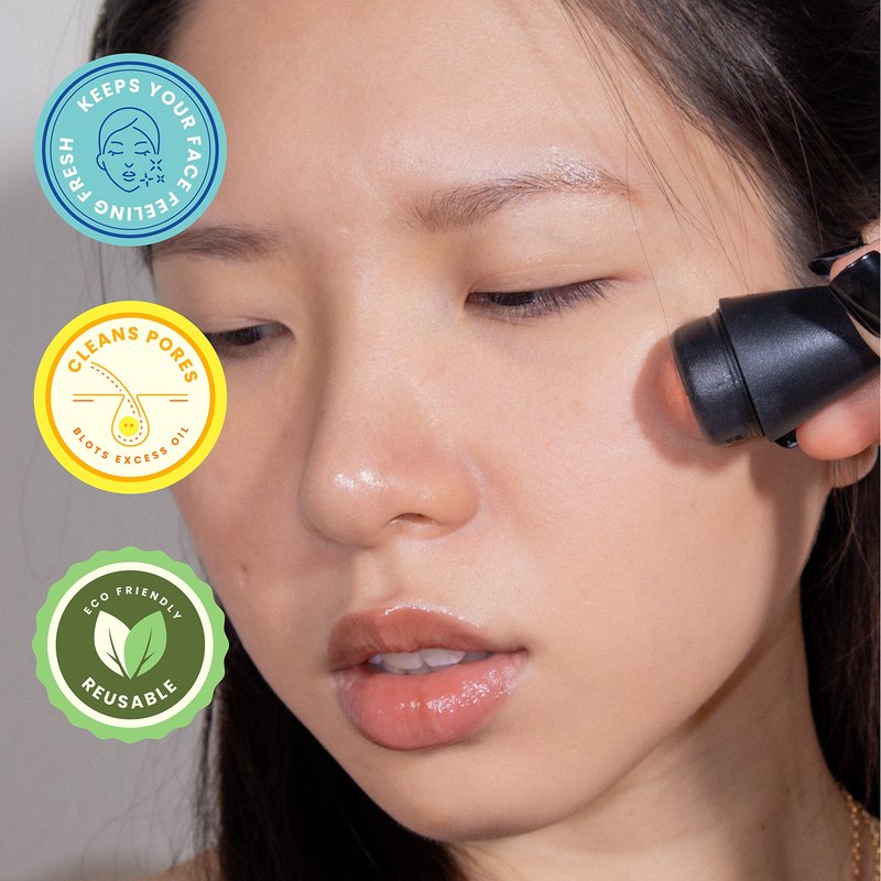 AOA STUDIO Face Roller for Oil-Absorbing Volcanic Face Roller Reusable Facial Skincare Tool Face Massage (Black)