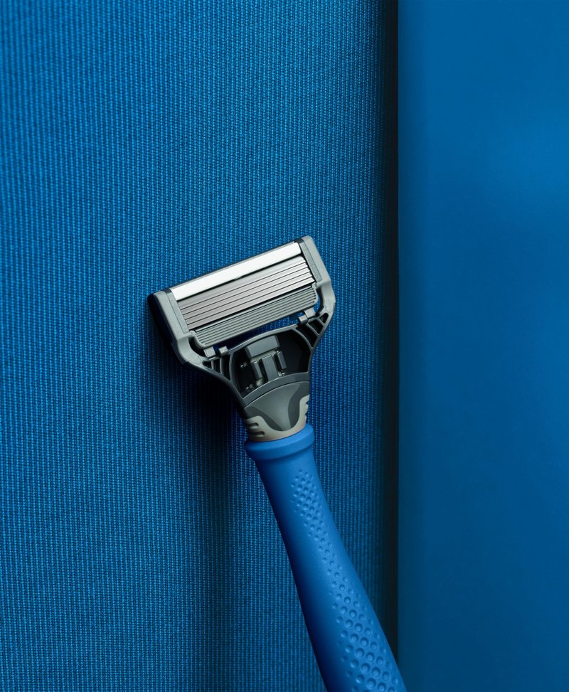 Harry's Original Razor for Men - Razor Handle and Blade Cartridge- German Engineered Blades- Indigo Blue