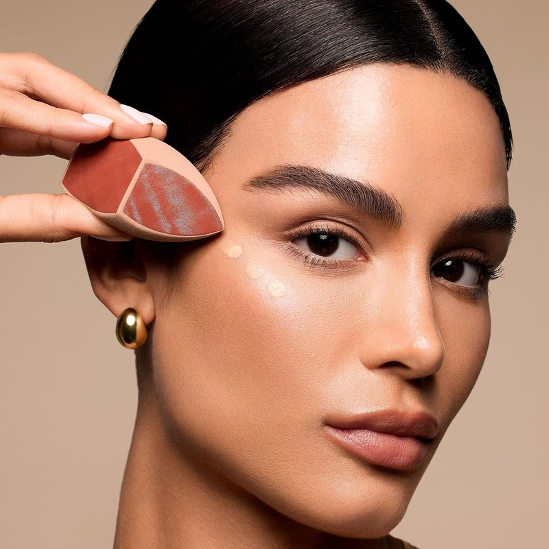 Real Techniques Makeup Blender Sponge - Liquid & Cream Application | Natural Finish, Cruelty-Free, 1 Count
