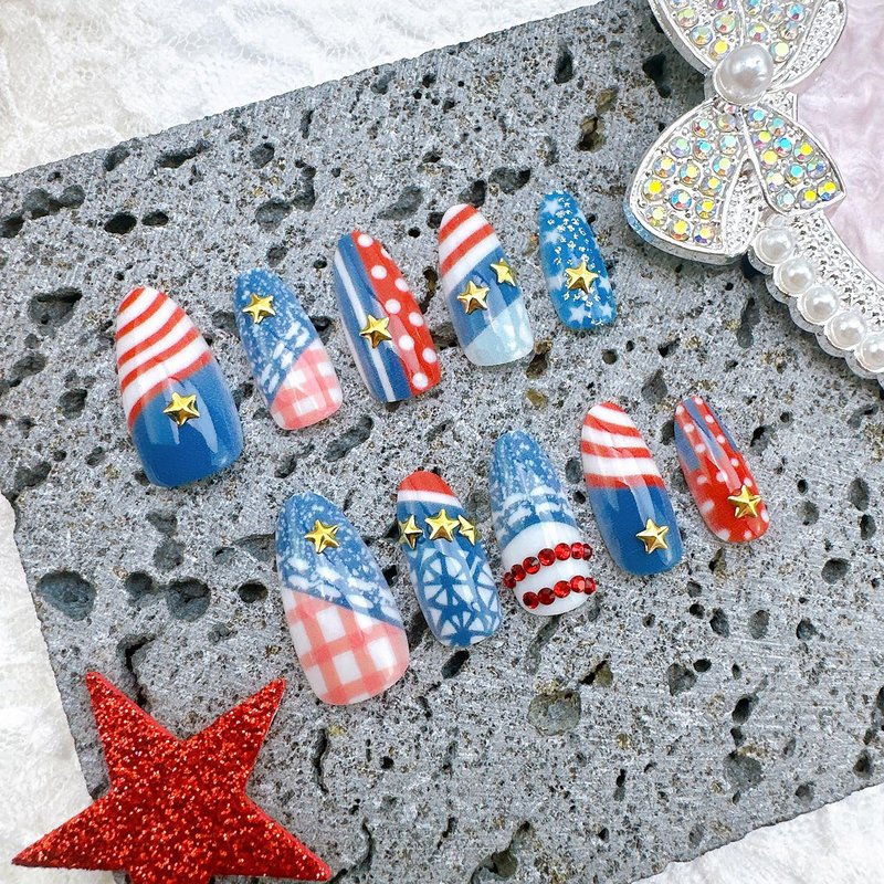 30Pcs 4th of July Press on Nails Medium Almond Fake Nails with Gold Star Red Rhinestones Designs American Flag Acrylic Nails Independence Day Patriotic False Nail July 4 Star Glue on Nails for Women