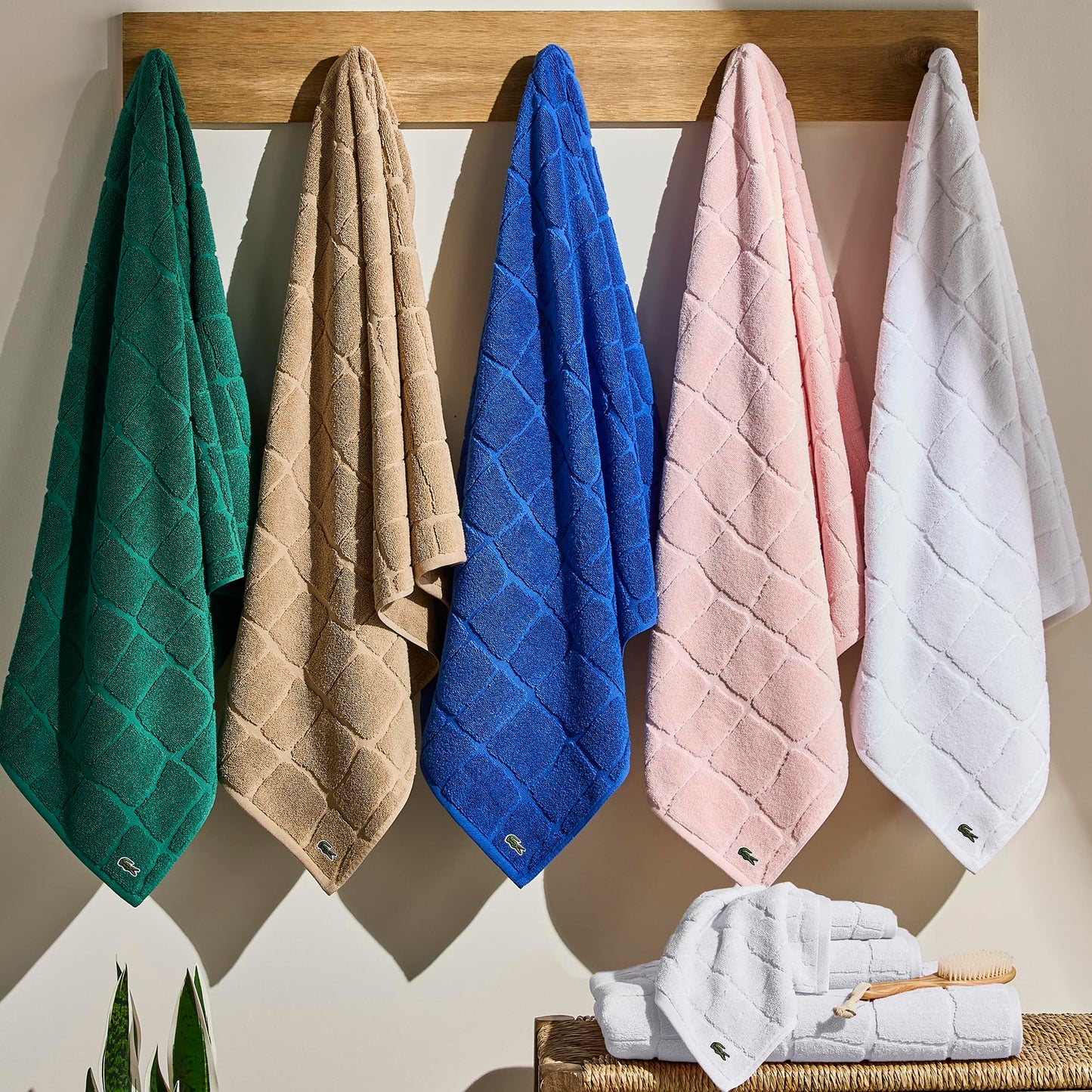 Lacoste Croc Scale 100% Cotton Towels – Highly Absorbent & Quick Drying, Premium Super Soft, White, 2 Bath Towels (30"x56"), 2 Hand Towels (16"x30"), 2 Washcloths (13"x13") 6PC Bath Towel Set