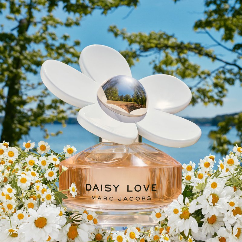 Marc Jacobs Daisy Love Eau de Toilette Travel Spray 0.33 fl oz
