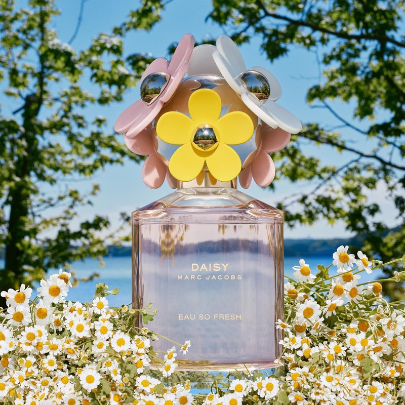 Marc Jacobs Daisy Eau So Fresh Eau de Toilette Travel Spray 0.33 fl oz