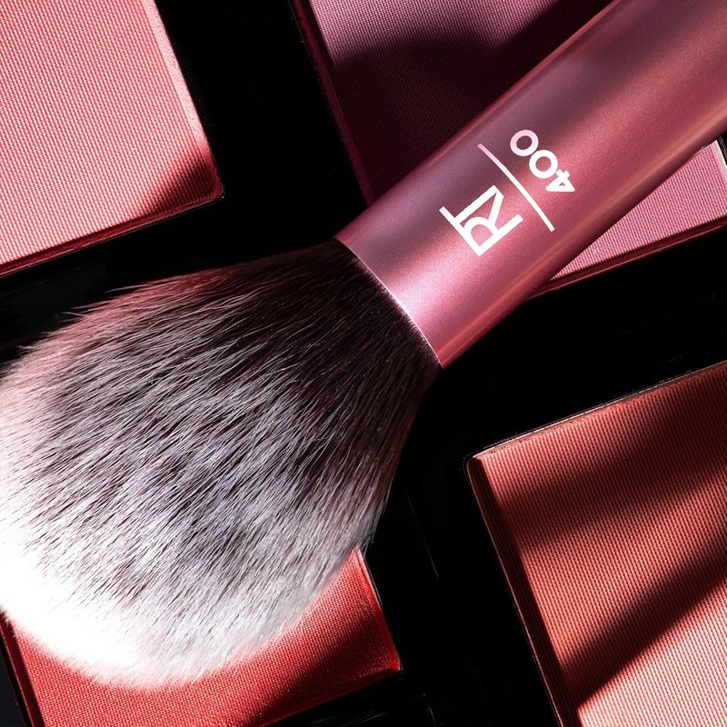 Real Techniques Blush Makeup Brush - Ultra Plush Fluffy Brush for Loose, Cream, or Pressed Blush | Vegan & Cruelty-Free