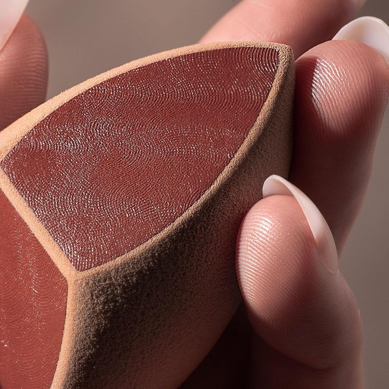 Real Techniques Makeup Blender Sponge - Liquid & Cream Application | Natural Finish, Cruelty-Free, 1 Count